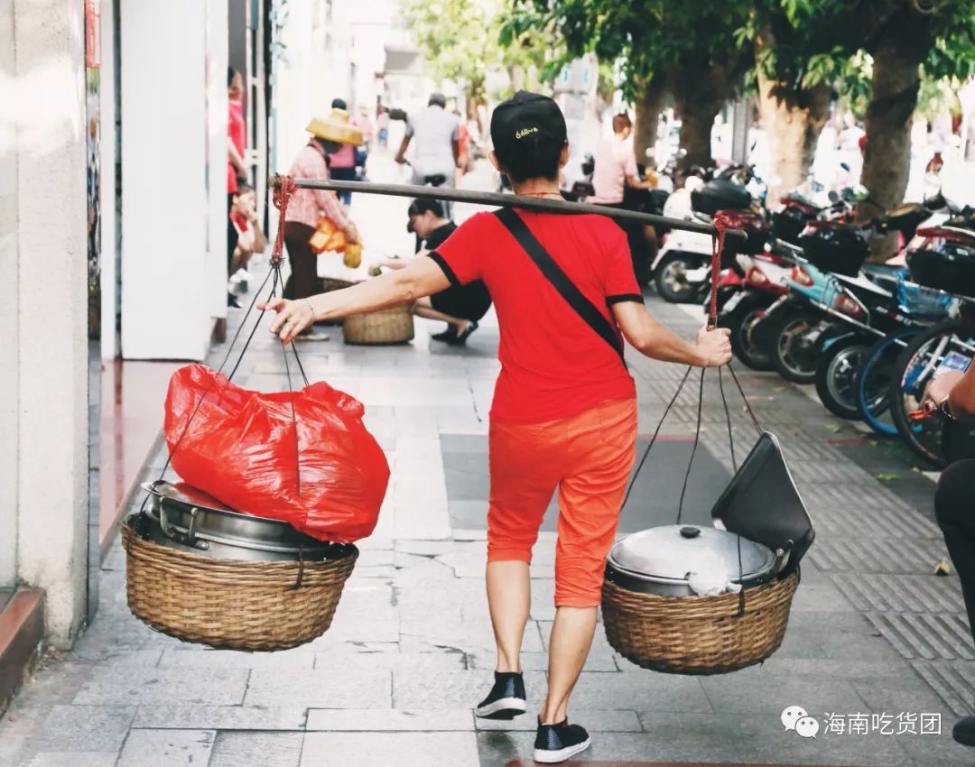 海口街头扁担挑起的市井味道