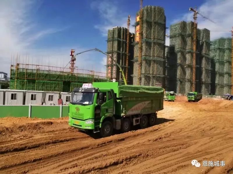 恩施市对城区建筑渣土工地运输车辆进行摸排并宣传相关法规