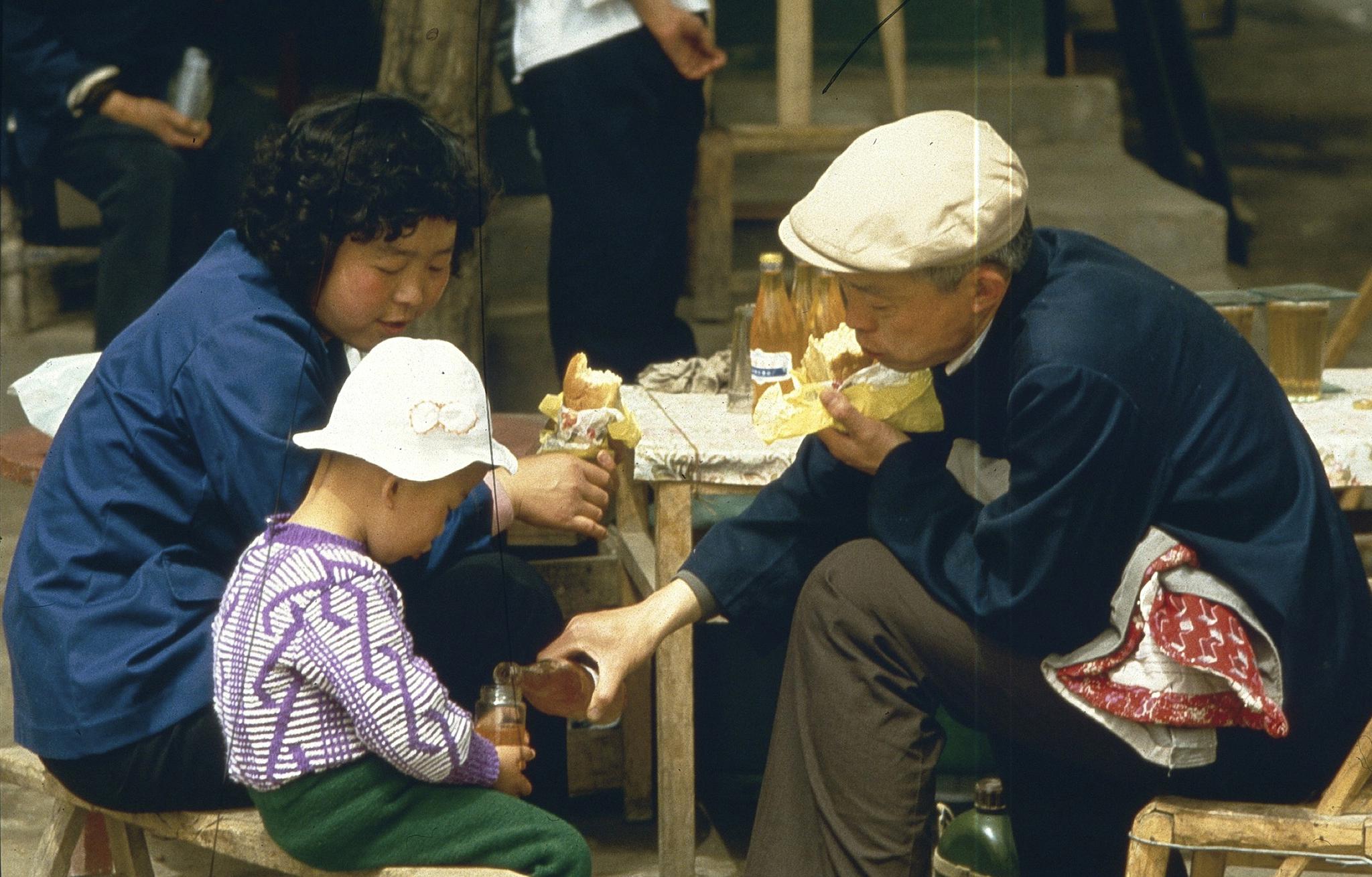 这属于80年代的老照片,你还有多少记忆