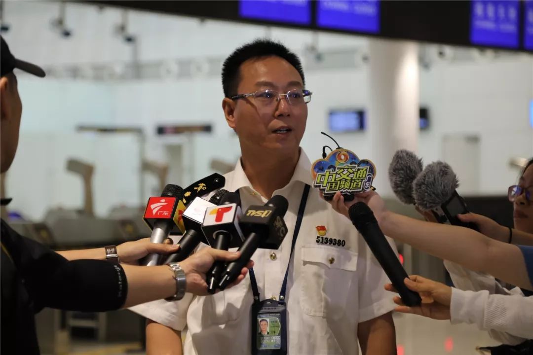 出境旅客只需接受一次检查白云机场海关安检启用三互三联联检模式