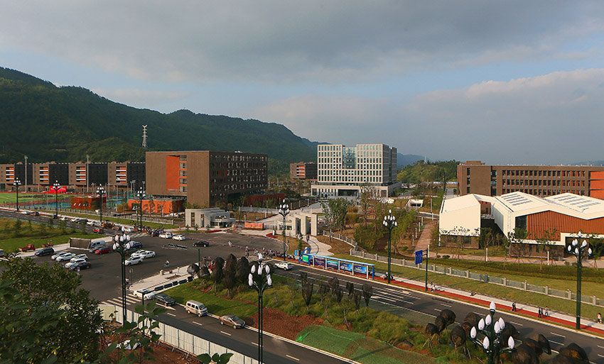 另外,川外宜賓院區,宜賓學院臨港校區正在修建,還有2所大學已經選址