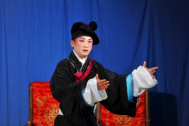 1953年底,江津川剧团成立.