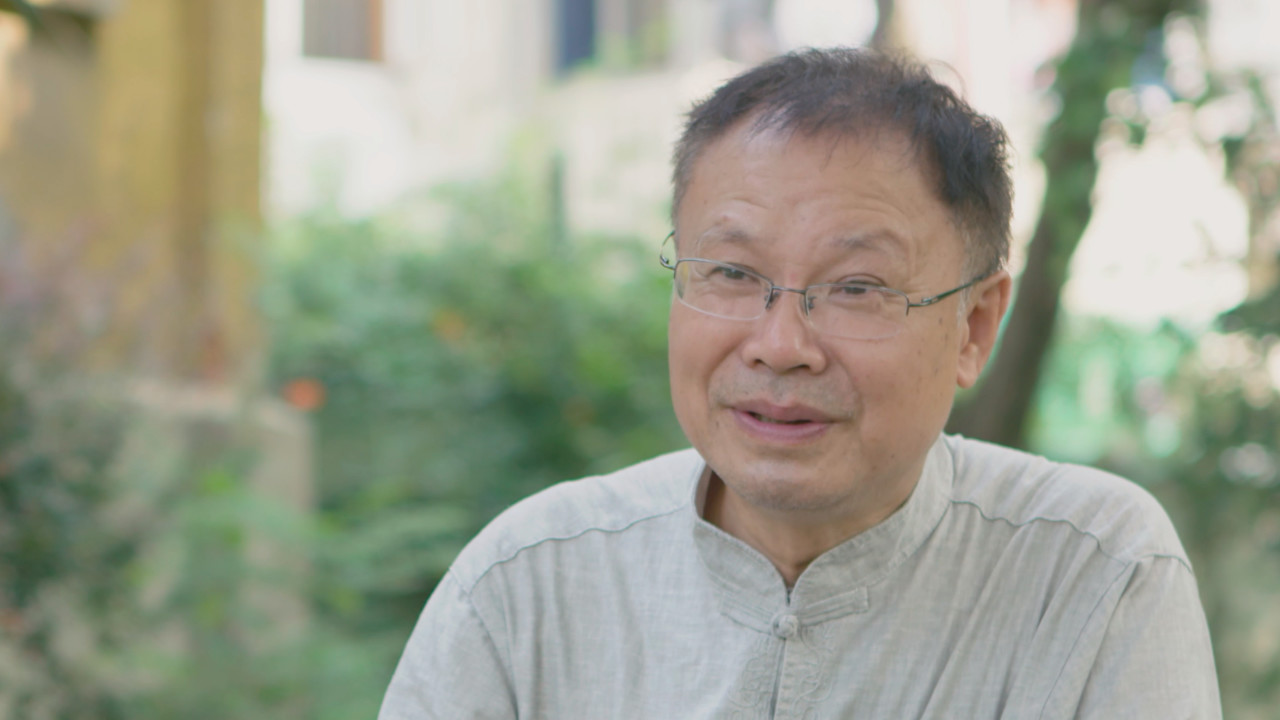 在没有外出参加活动的日子里,黄小建依然是每天一大