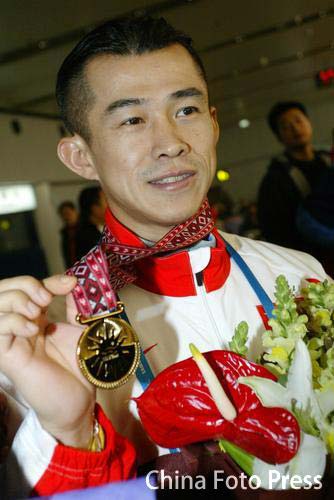 我和我的祖国之健身系例 中国第一个健美世界冠军_钱吉成