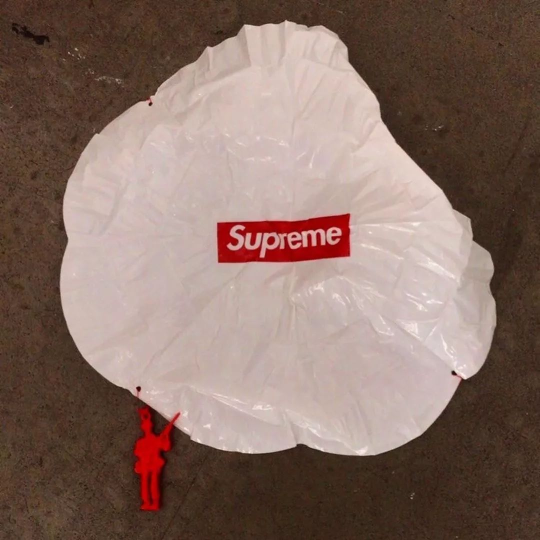 supreme伞兵价格破千你知道这本来根本不用钱吗