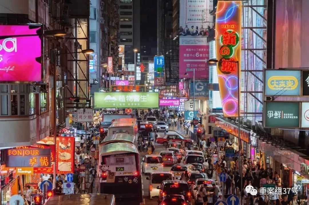 香港街头歌声里的爱与温柔