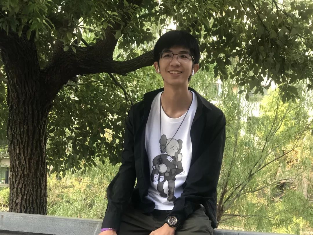 很高兴能加入外拓的大家庭,希望接下来的日子能和大家一起开心地冲冲