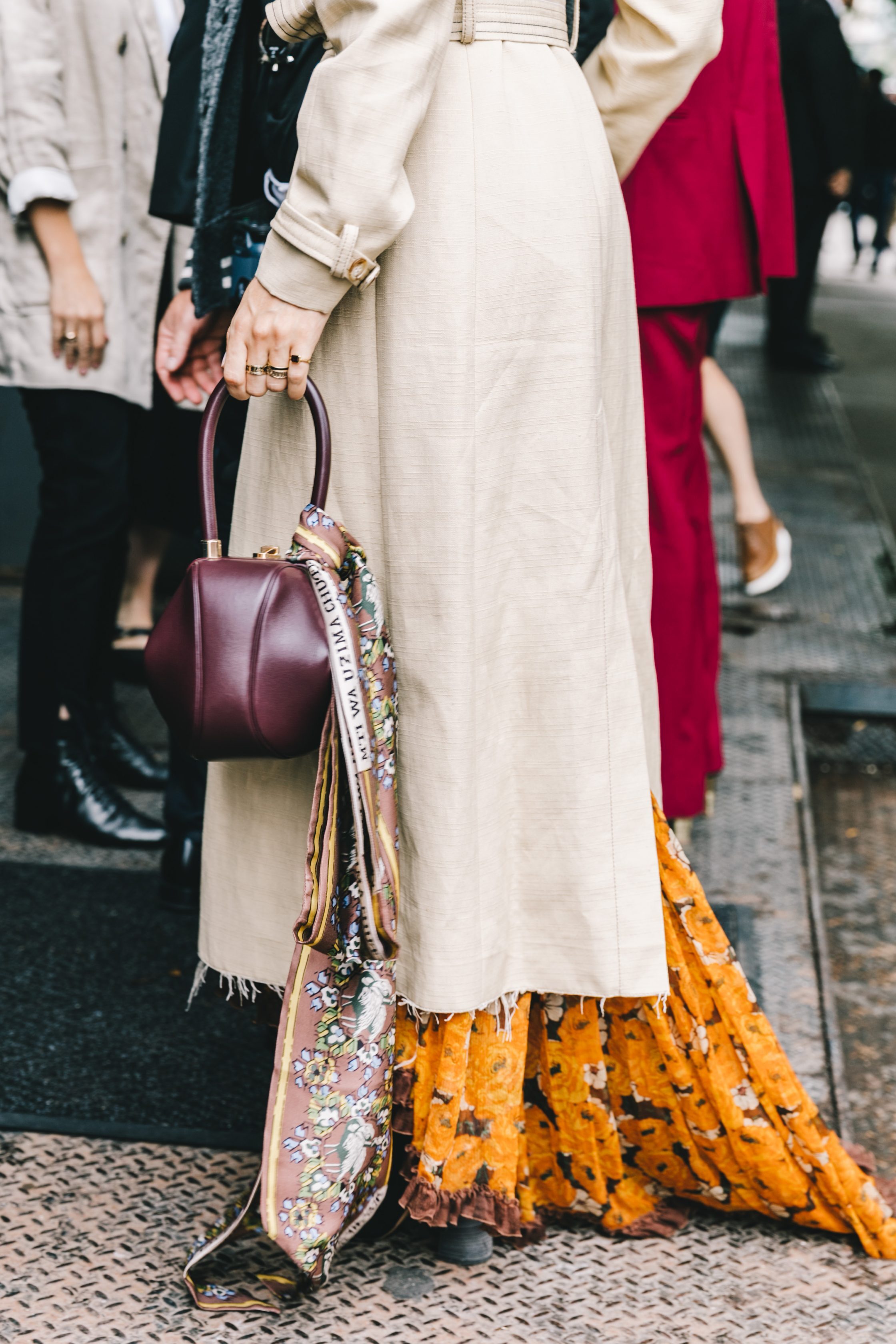 碎花裙 外套 今年初秋的穿搭法宝!