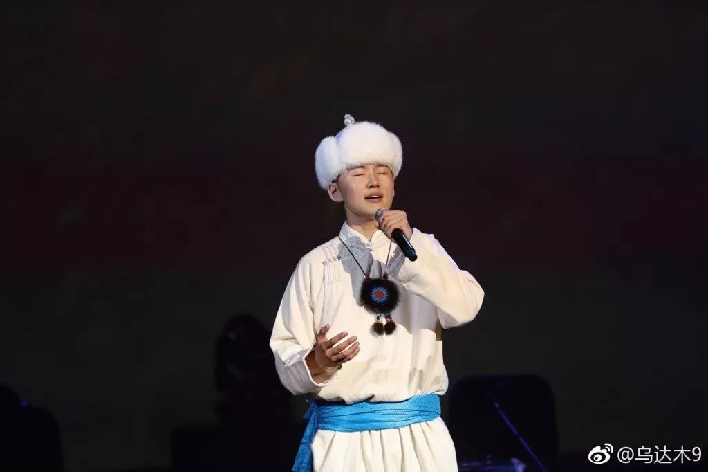 【今日头条】20岁乌达木最新照片曝光变成大帅哥了