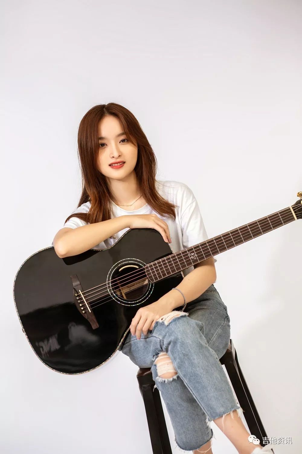 范博2016年8月开始在魔菇音乐南昌分部跟随邹文珑老师学习吉他2018年8