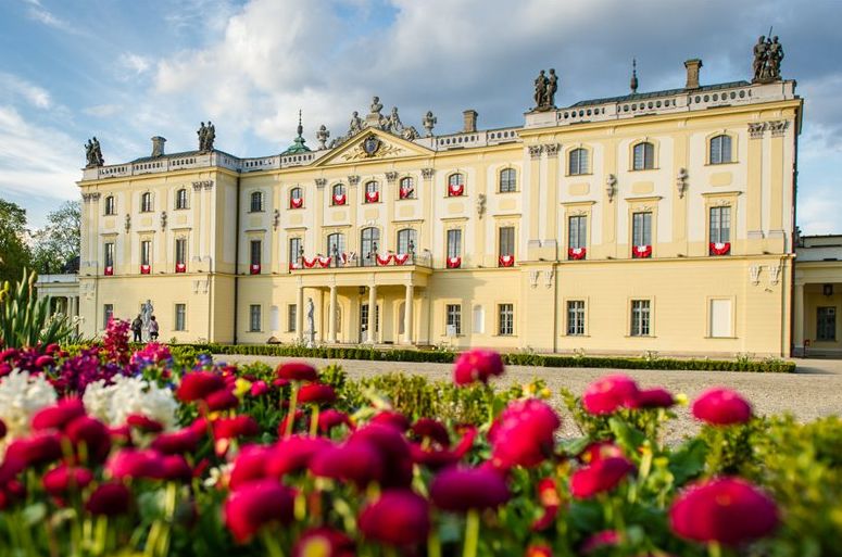 十大洛可可建筑代表作之一比亚韦斯托克布兰尼基宫