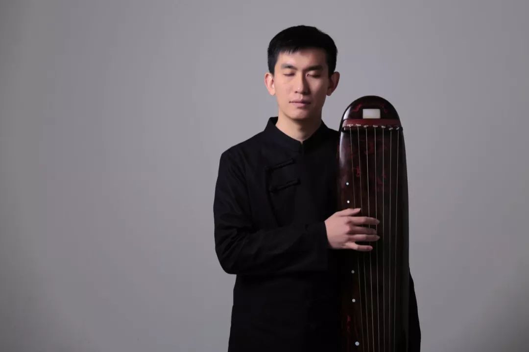 还有一份美好的感知力李悦老师带来的不只是一场古琴课这一次来配落叶