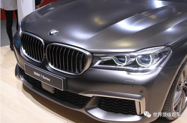 宝马m760li66tv12实拍炭黑极富磨砂质感