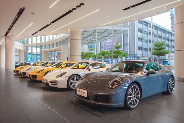 超震撼的二手名车展厅3000台名车汇聚