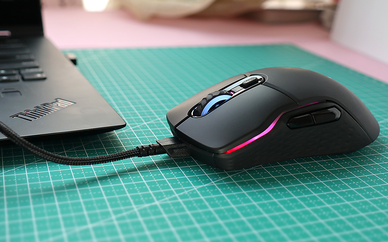 游戏鼠标中的儒侠vt200有线无线双模游戏鼠标评测