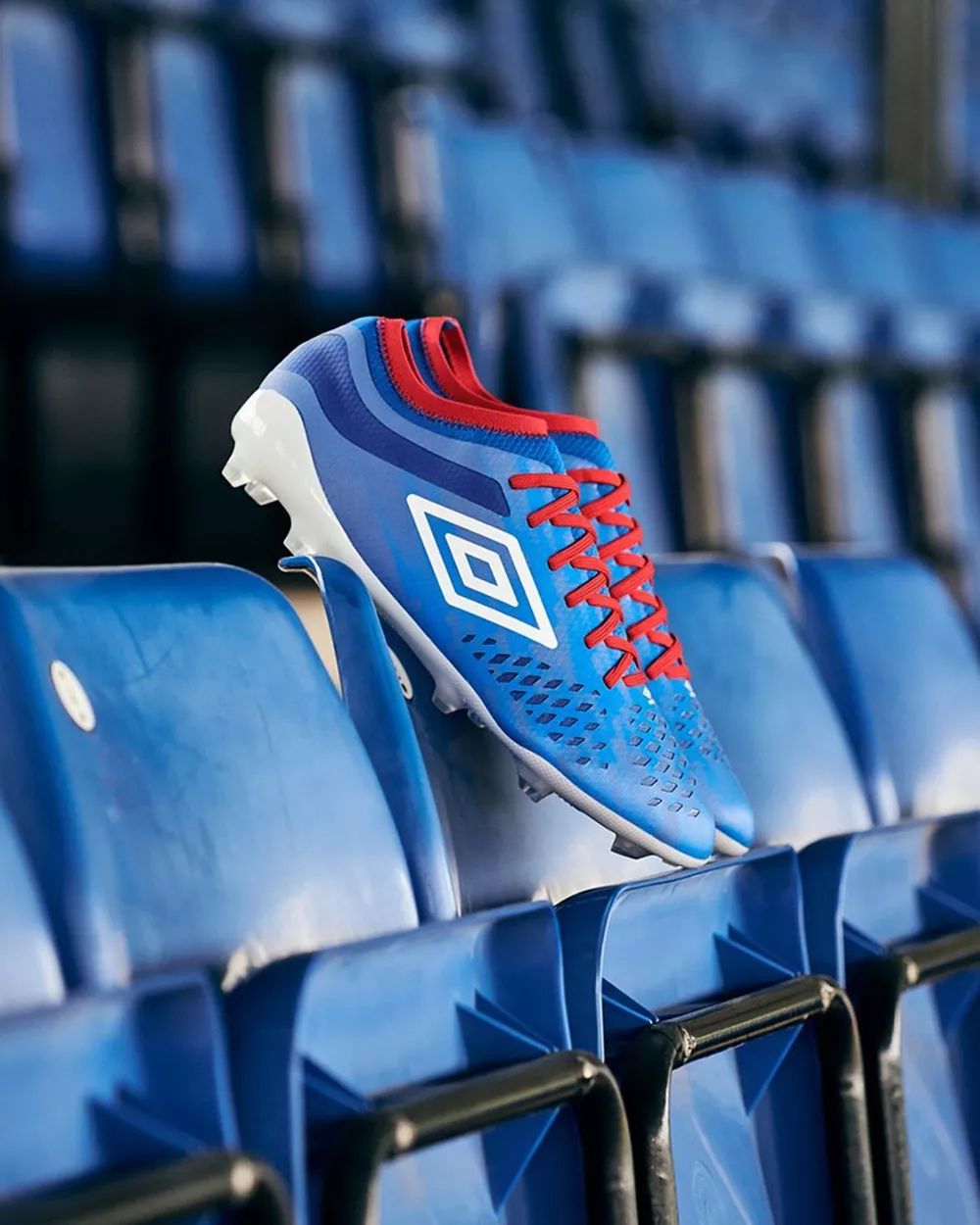 umbro为旗下三大系列战靴推出全新配色