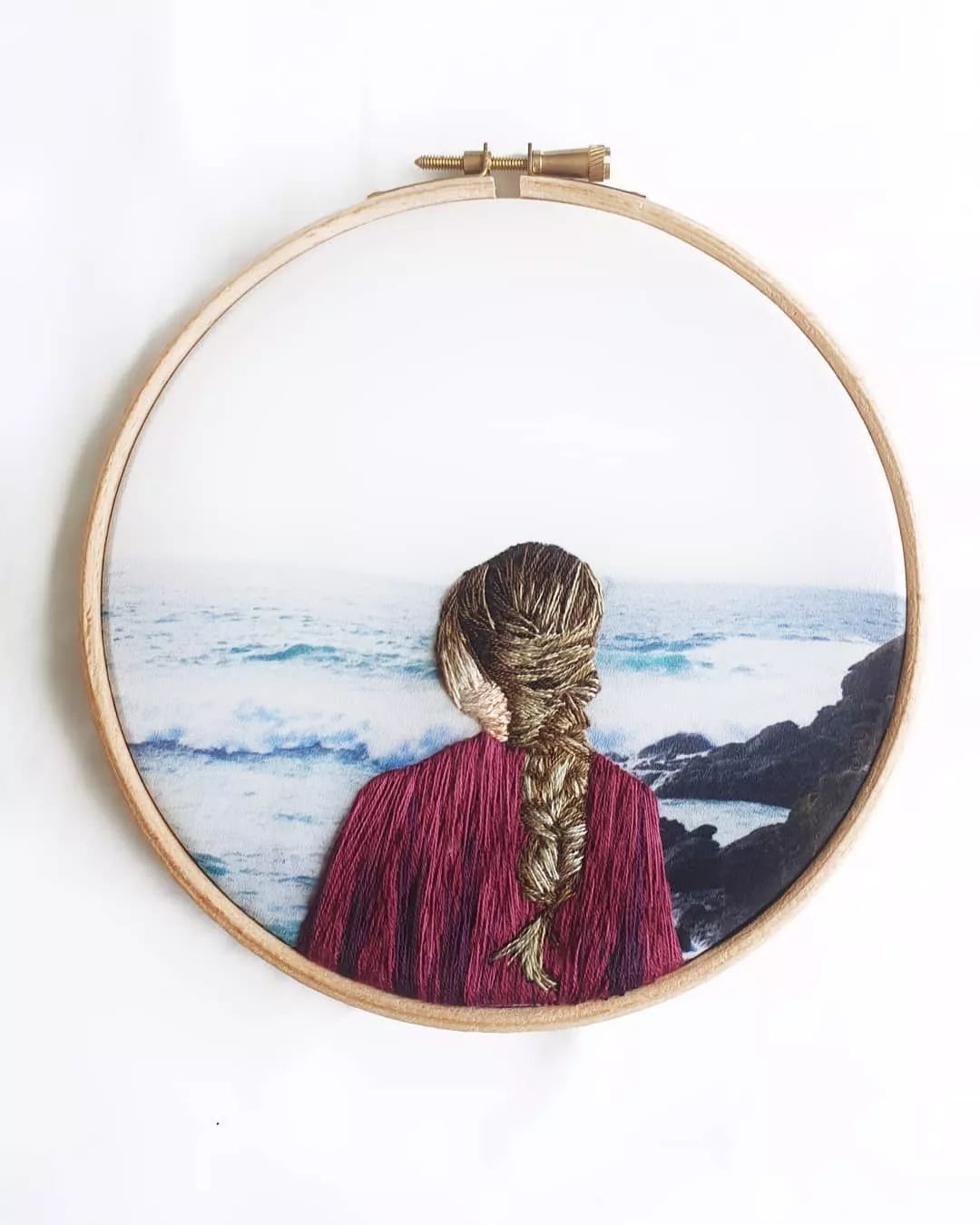 刺出来的"背影"最迷人_刺绣