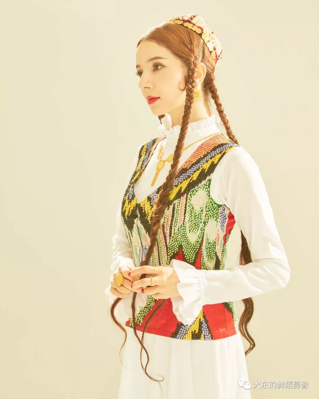 新疆艺术学院舞蹈教授古丽米娜最新写真摄影师大东