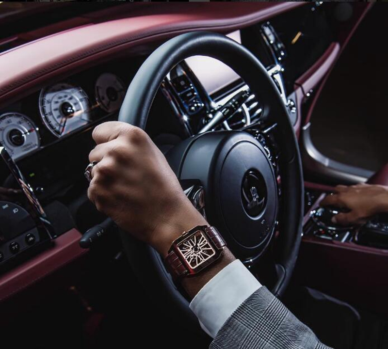 你在朋友圈晒着豪车,穿着山寨的样子真像个笑话