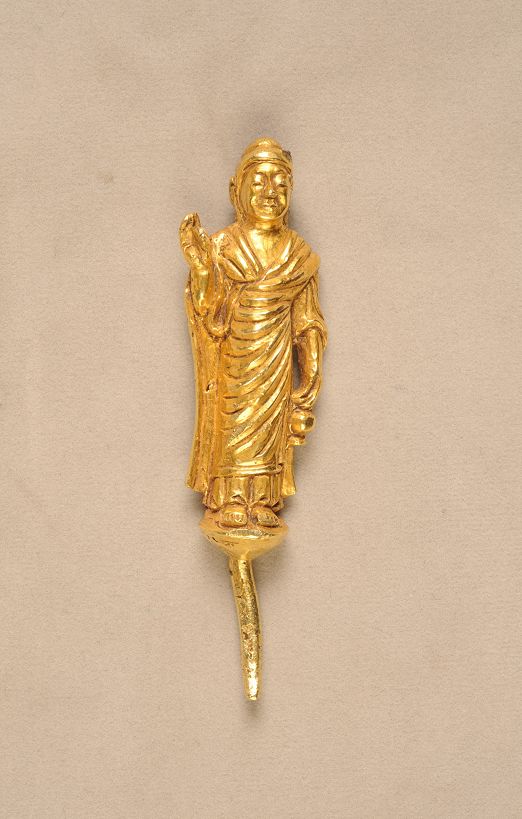 79世纪渤海国铜鎏金罗汉立像