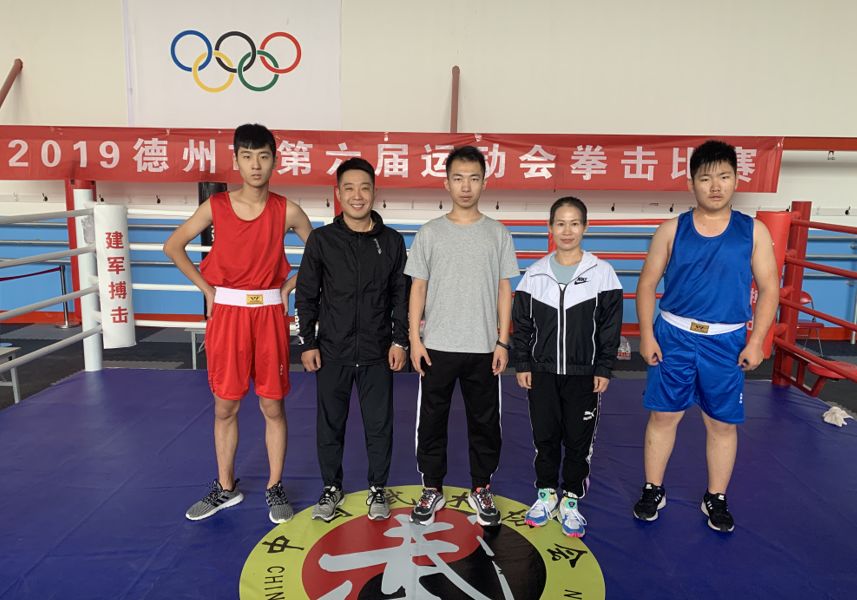 张 坤周荣合运动员杨亿豪(第学),常顺 (第学),贾世赫(成德