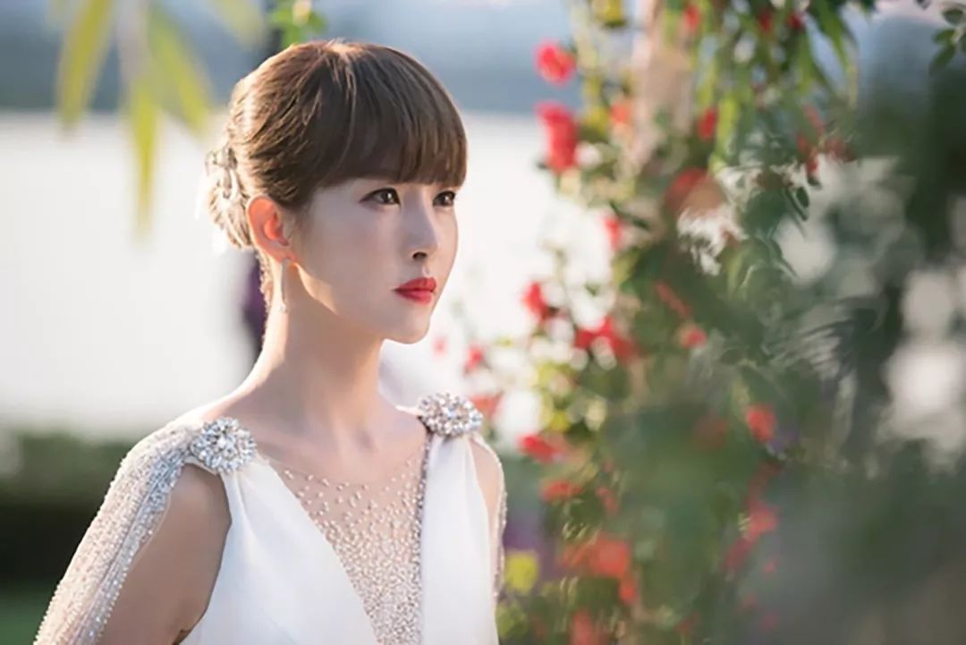 43岁金三顺成网红脸你还能认出她来吗