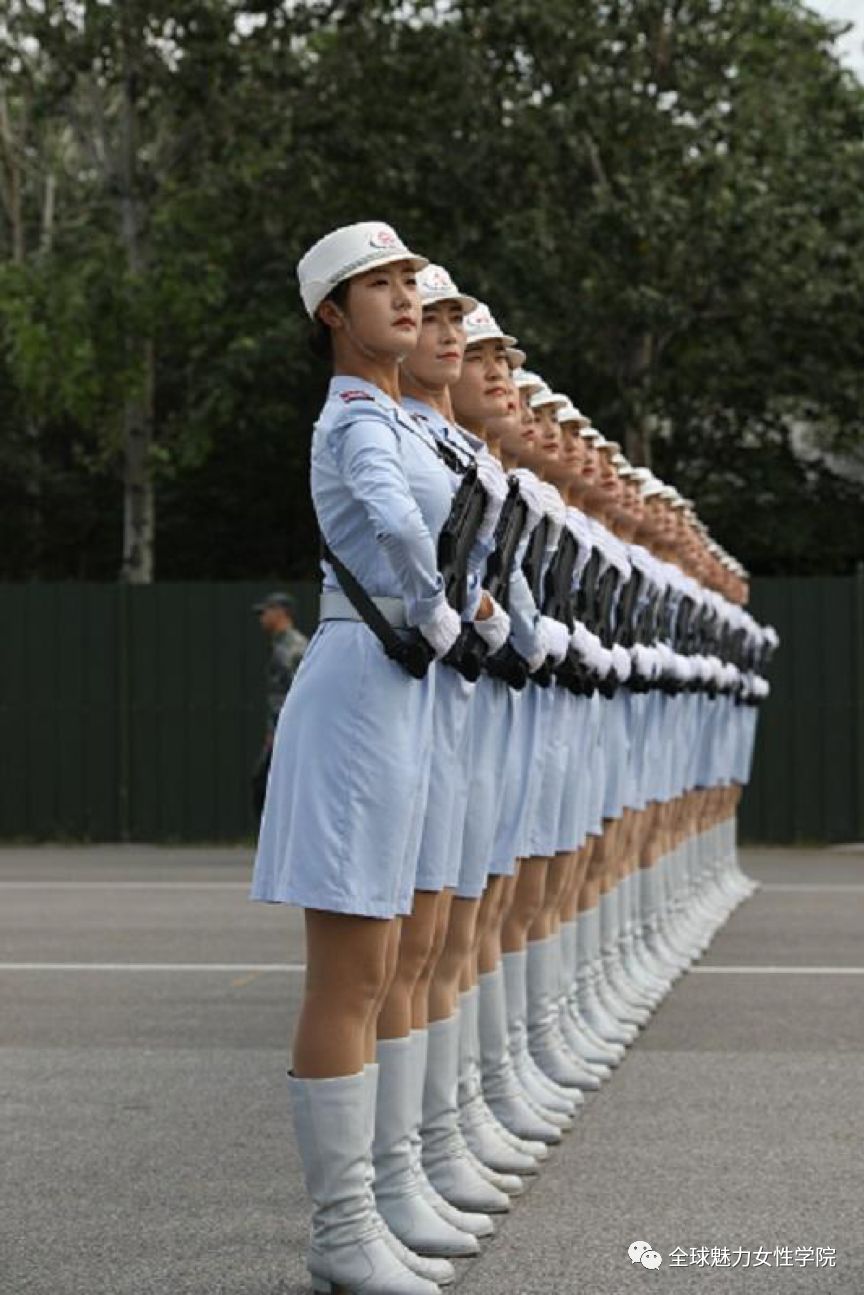 女兵阅兵高清完整版图片