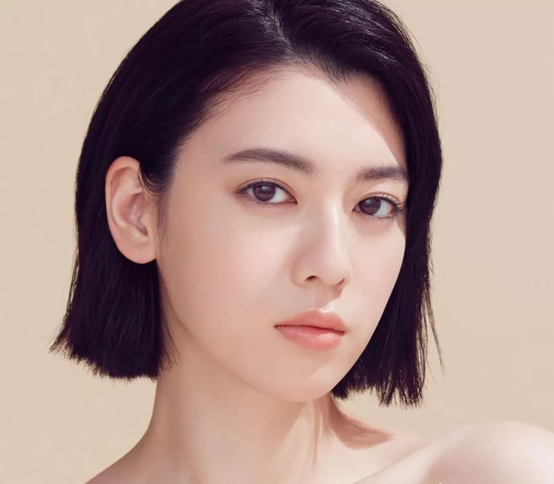 超火爆的神奇素颜霜一抹就有好气色不用上妆也能变女神