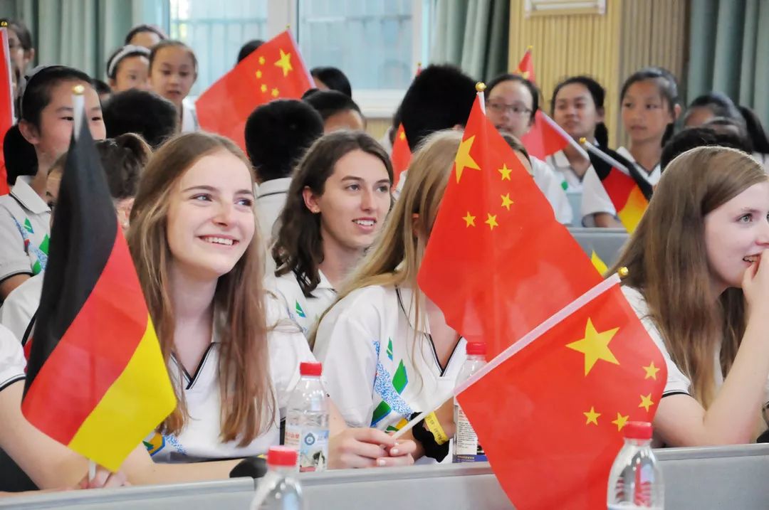 强势围观颜值与智慧并存的德国高中生空降株洲