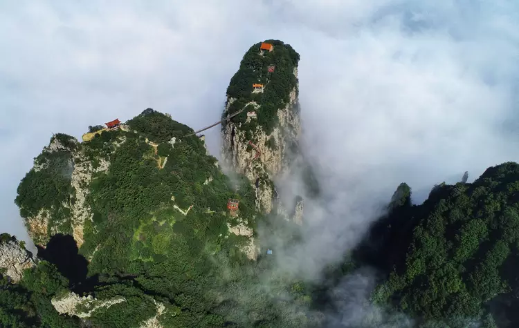 用上帝的视角俯瞰永济五老峰雨后波澜壮阔的云海奇观