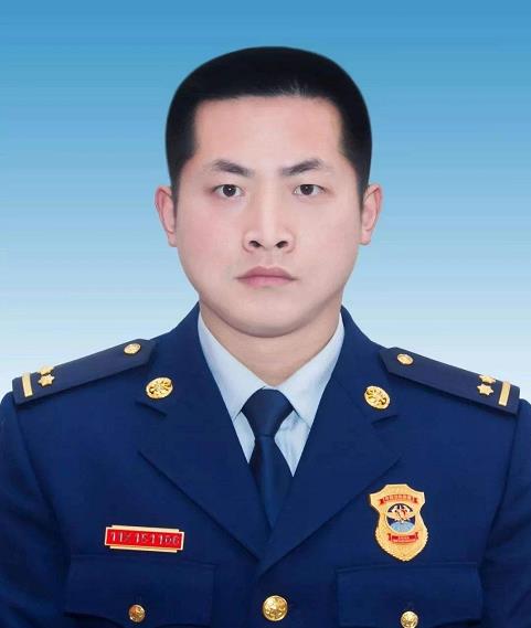 他勇救落水群众用生命铸就消防魂