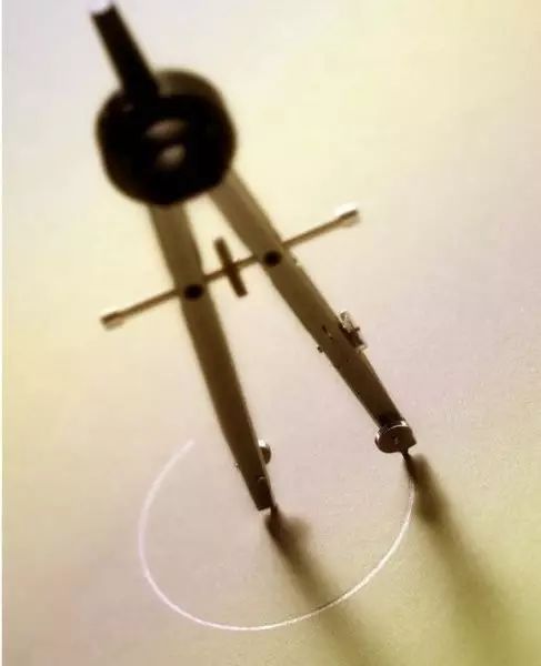 圆规为什么可以画圆