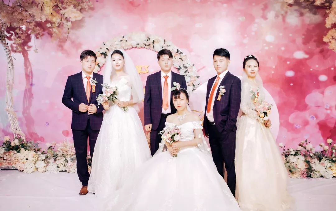 三喜临门石大毕业三胞胎兄弟结婚啦