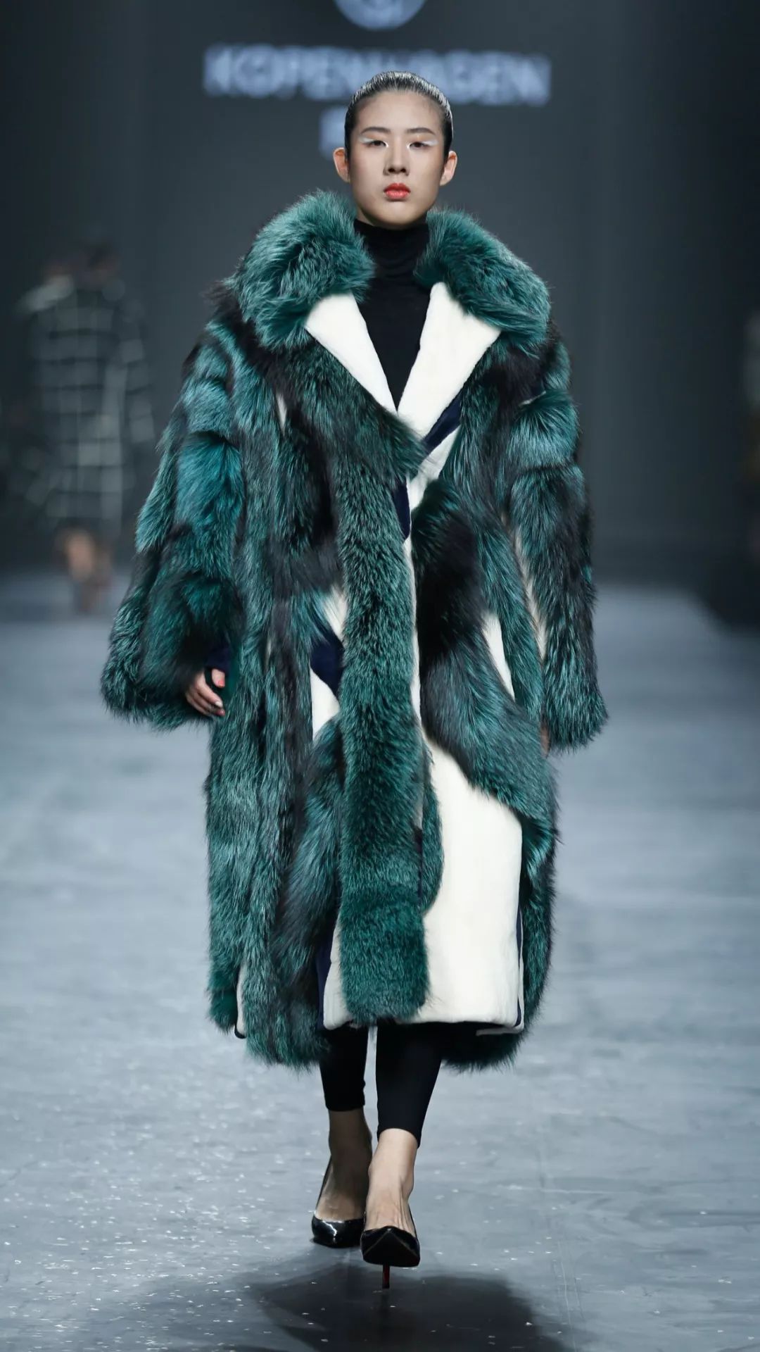 秀场回顾丨哥本哈根皮草:走在皮草时尚的尖端