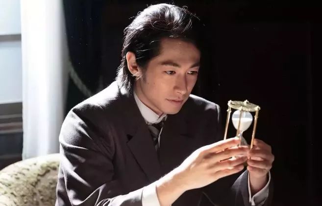 好好一正经演员却在网上画风奇特这位大帅哥的人生轨