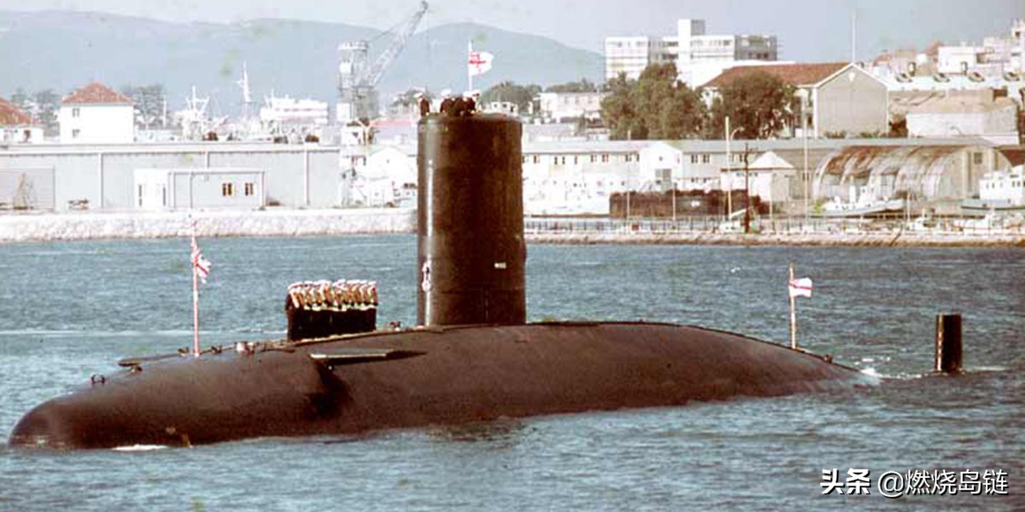 皇家海军利用美国技术建造的第一艘核潜艇——s101"无畏"号