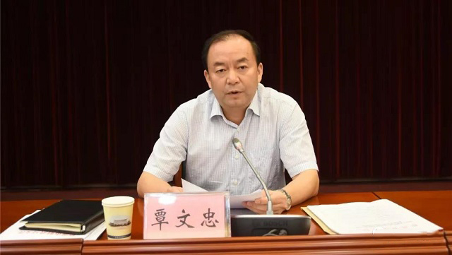 覃文忠指出,要集中全力抓征收,突出重点促征收,多方筹资保增收,全面