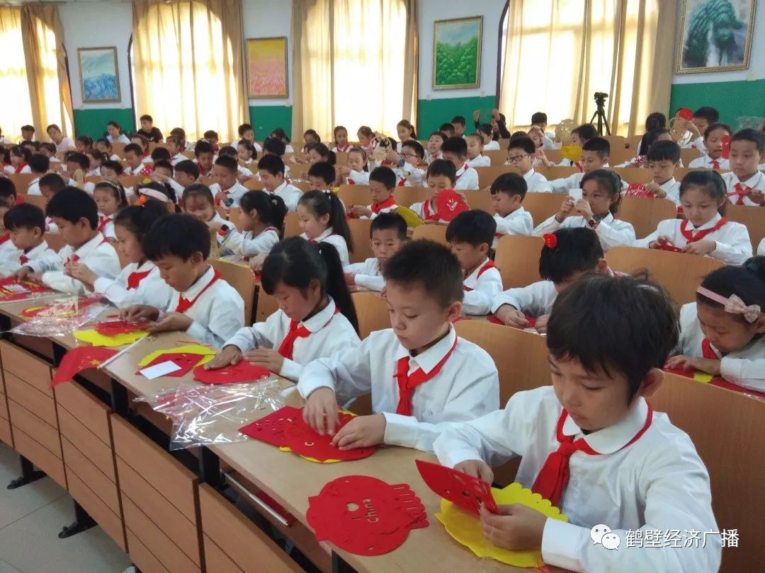 鹤壁市博物馆走进市福田小学开展喜迎新中国成立70周年青少年社会教育