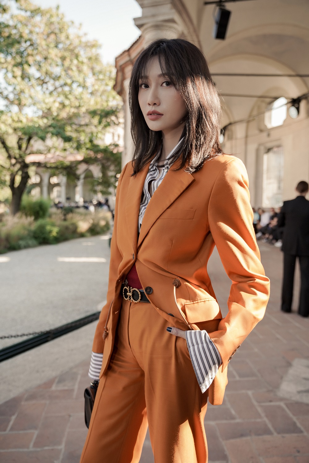 李斯羽米兰时装周玩转多重风格 复古西装造型尽显东方魅力