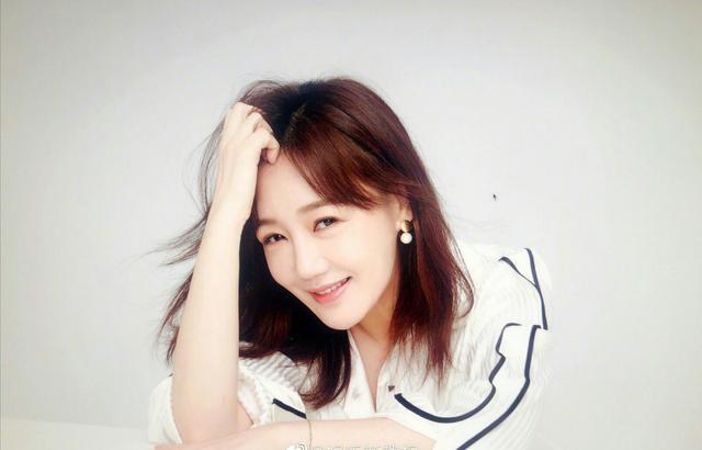 胡歌前女友薛佳凝近照发福认不出老胡却依旧年轻