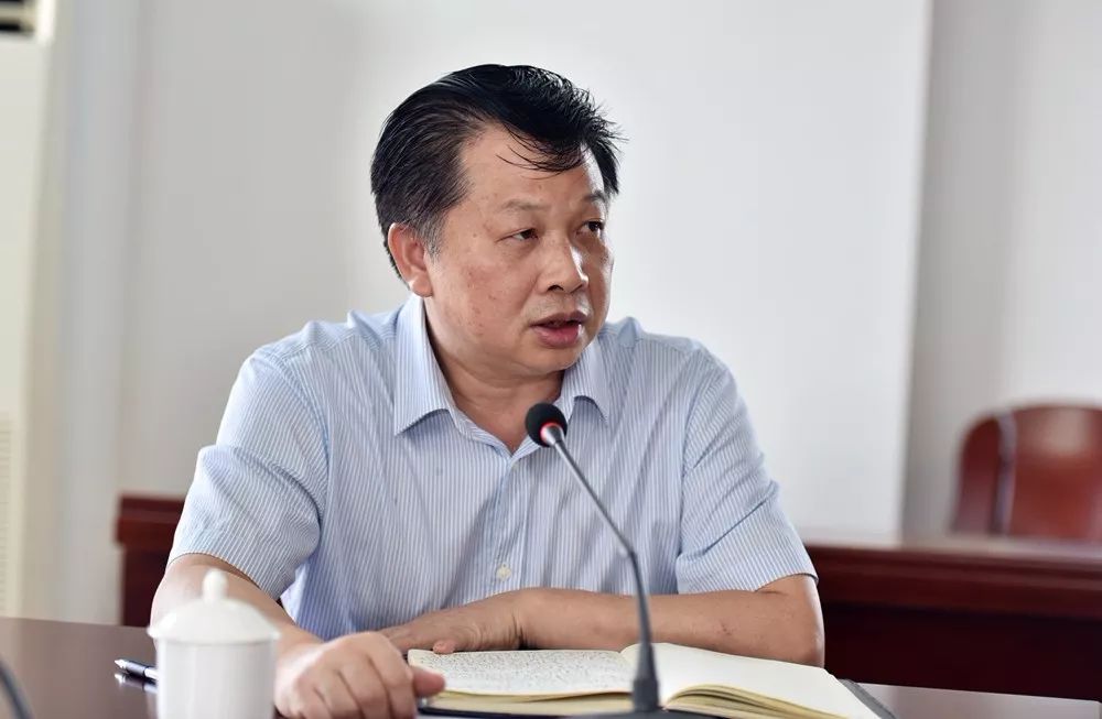 动态普宁市教育局召开集团化办学研讨会