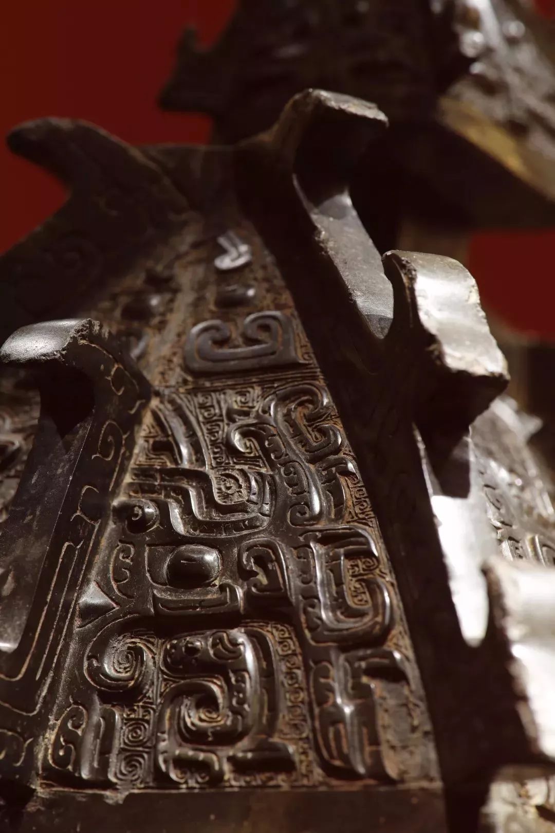 青铜皿方罍局部 商代 湖南省博物馆藏