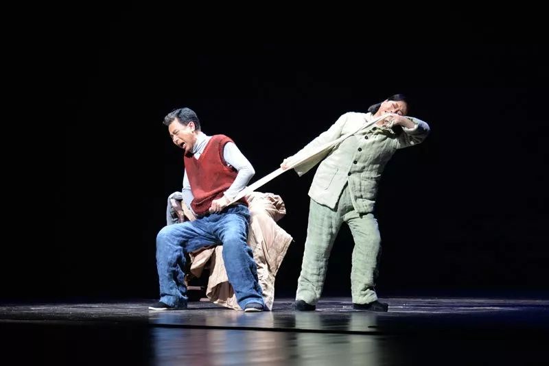 省委艺术团联合制作,河南省话剧艺术中心演出的新版话剧《焦裕禄》