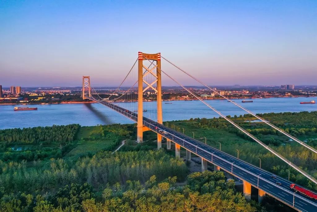 最新进展咸宁首座嘉鱼长江大桥10月底通车