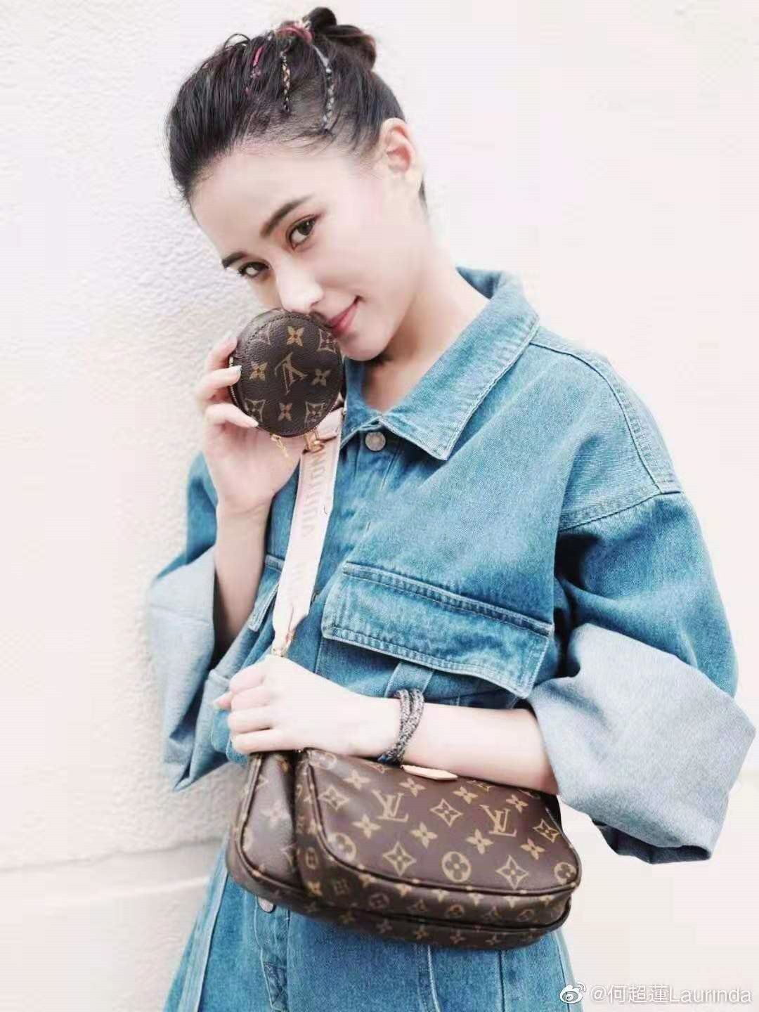 窦骁何超莲穿情侣装出游,大晒恩爱照片,羡煞旁人_奚梦瑶