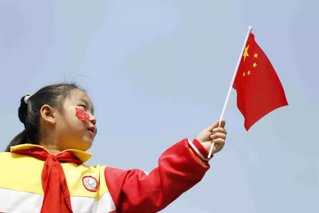 五里铺小学61德育最美画面最靓同框五里铺小学开展我和国旗合个影