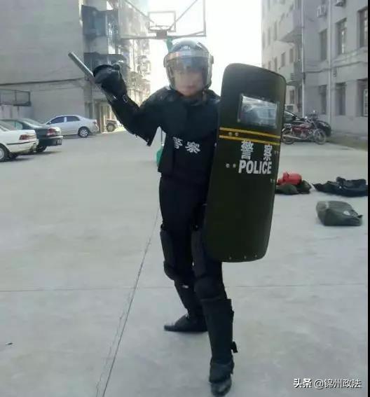 变革赣州行署公安处第一台摄像机老式→数字化接警台摄像,照相机电脑