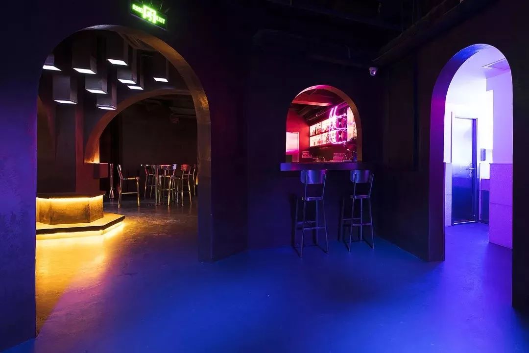 胜地,常有各类活动演出,比如9月12日的蒸汽波派对「志国夜总会之夜」