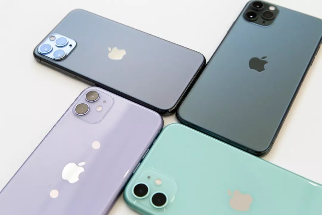 这届iphone 11系列特别抢手的颜色是绿色系和紫色款,被吐槽摄像机丑的