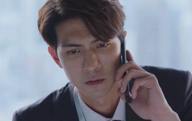 郑理为凌宇打抱不平偷偷打电话质问凌熙但结果却令郑理很惊讶